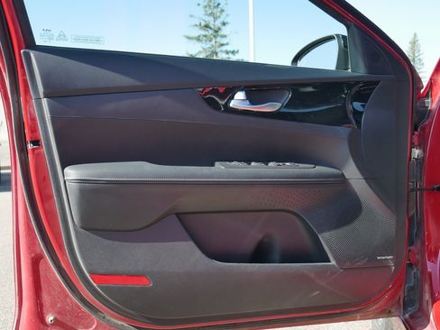 Used 2024 Kia Forte GT-Line w/ GT-Line Premium Package image 41