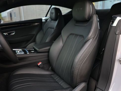 Used 2020 Bentley Continental GT image 16
