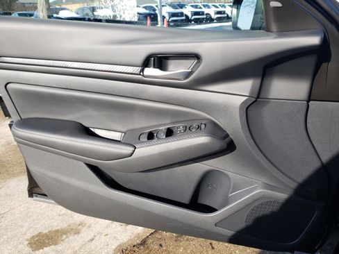 Used 2025 Nissan Altima 2.5 SV w/ SV Special Edition Package image 14