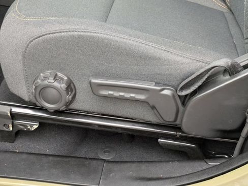Used 2025 Jeep Wrangler Sport AWD/4WD image 18