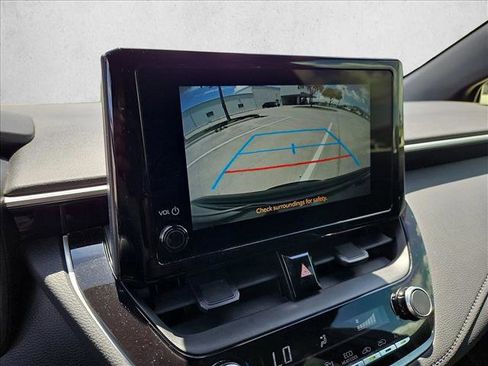 Used 2025 Toyota Corolla SE FWD image 13
