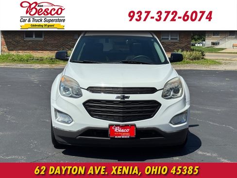 Used 2017 Chevrolet Equinox LT FWD image 2