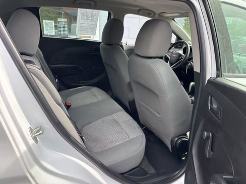 Used 2017 Chevrolet Sonic LT FWD image 9