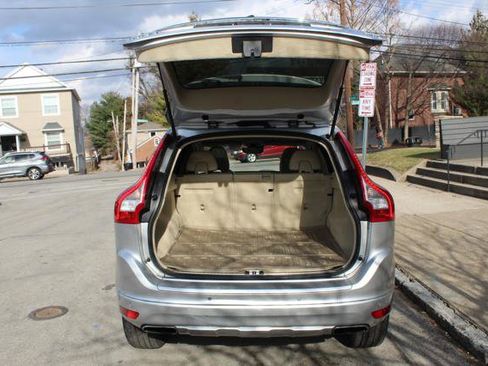 Used 2015 Volvo XC60 T6 image 9