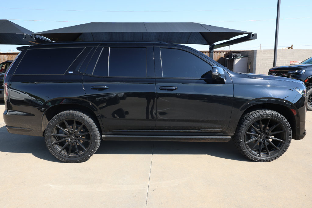 Used 2023 Cadillac Escalade Sport w/ LPO, ONYX Package AWD/4WD image 4