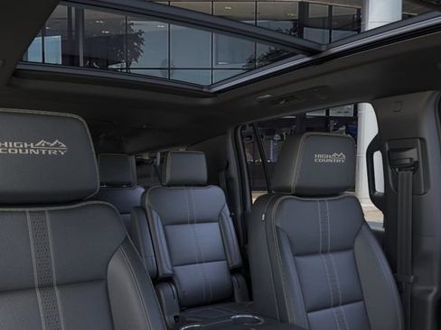 New 2026 Chevrolet Suburban High Country w/ LPO, Illumination Package AWD/4WD image 24