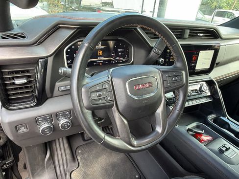 Used 2024 GMC Sierra 2500 AT4 w/ Technology Package AWD/4WD image 10