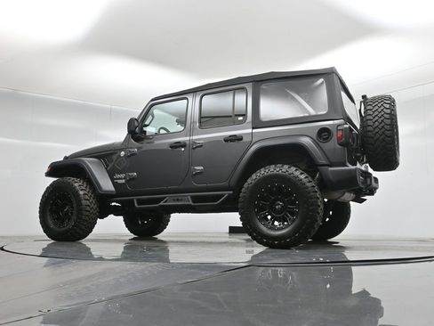 Used 2018 Jeep Wrangler Unlimited Sport image 47