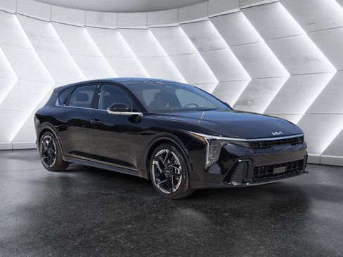 New 2026 Kia K4 GT-Line w/ GT-Line Premium Package FWD image 2