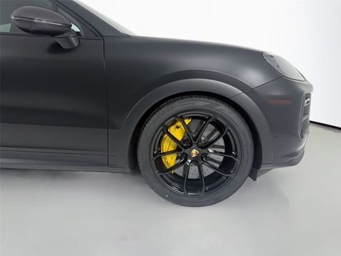 Used 2024 Porsche Cayenne Turbo GT AWD/4WD image 29
