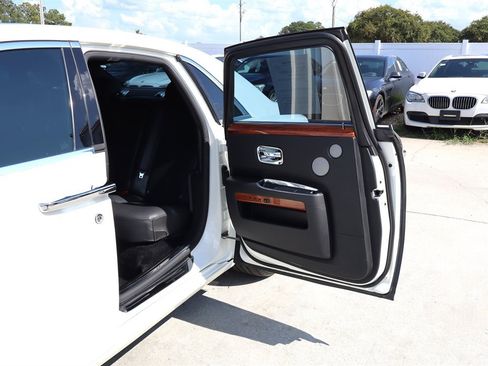 Used 2011 Rolls-Royce Ghost RWD image 60