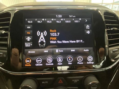 Used 2021 Jeep Grand Cherokee Limited w/ Luxury Group II image 32