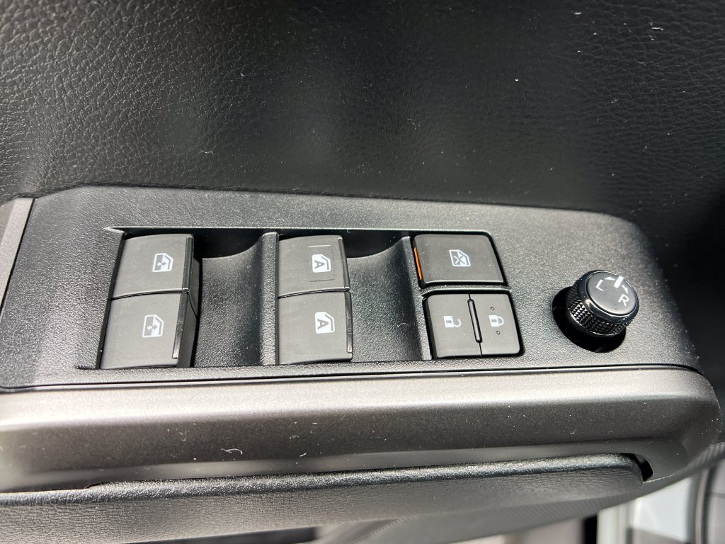 Used 2019 Toyota Tacoma TRD Sport w/ Technology Package AWD/4WD image 12