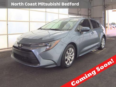 Used 2024 Toyota Corolla LE FWD image 1