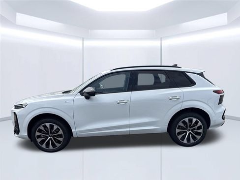 New 2026 Audi Q3 quattro 2.0T AWD/4WD image 2