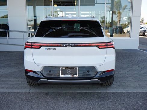 New 2025 Chevrolet Equinox EV LT image 7