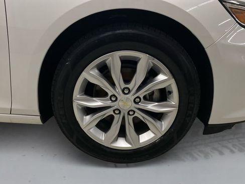 Used 2020 Chevrolet Malibu LT FWD image 14