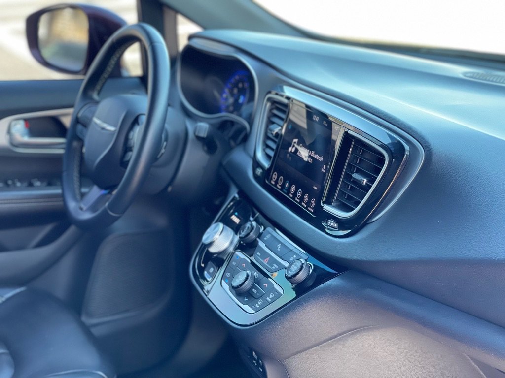 Used 2018 Chrysler Pacifica Touring-L w/ Premium Audio Group FWD image 22