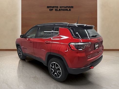 Used 2025 Jeep Compass Trailhawk AWD/4WD image 4