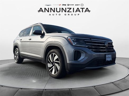 Used 2025 Volkswagen Atlas SE image 7