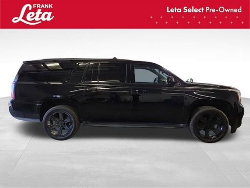 Used 2020 GMC Yukon XL SLT w/ Graphite Performance Edition image 7