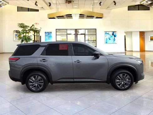 Certified 2023 Nissan Pathfinder S FWD image 4