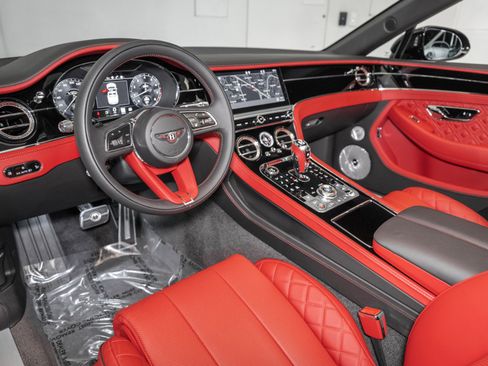Used 2023 Bentley Continental GT V8 image 20