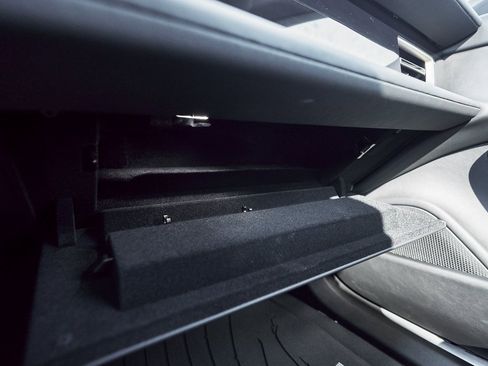 Used 2025 Porsche Taycan 4S w/ Premium Package image 73