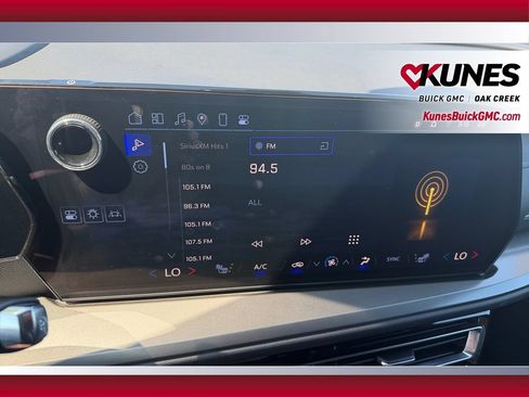 Used 2024 Chevrolet Traverse LT FWD image 26