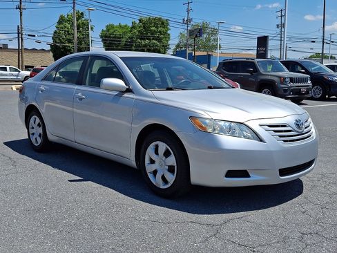 Used 2009 Toyota Camry FWD image 3