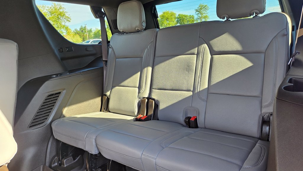 Used 2023 Chevrolet Tahoe LT w/ Luxury Package RWD image 29