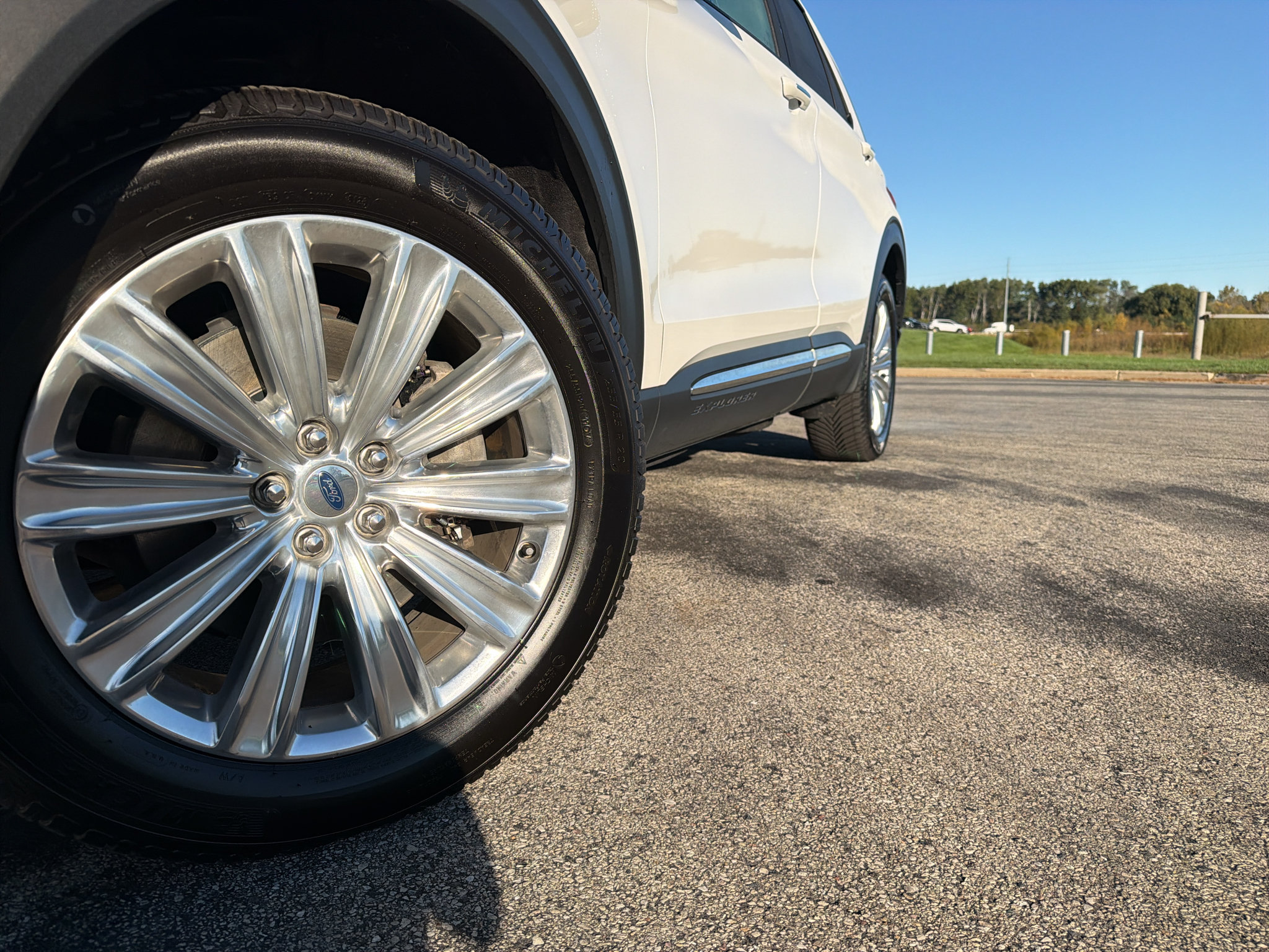 Used 2022 Ford Explorer Limited AWD/4WD image 9