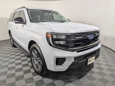 Used 2026 Ford Expedition Active RWD image 1
