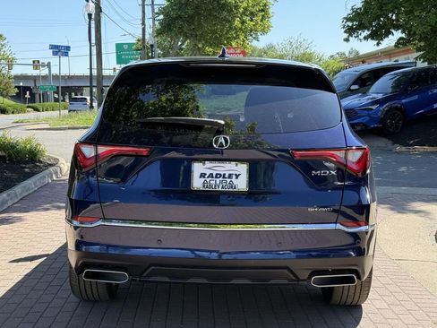 Used 2024 Acura MDX SH-AWD w/ Technology Package image 5