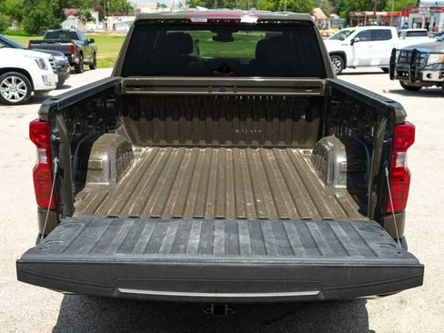 Used 2023 Chevrolet Silverado 1500 LT RWD image 9