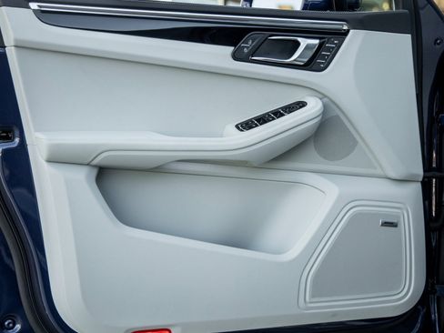 New 2026 Porsche Macan image 20