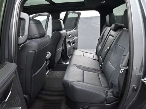 Used 2025 Toyota Tundra Platinum AWD/4WD image 32