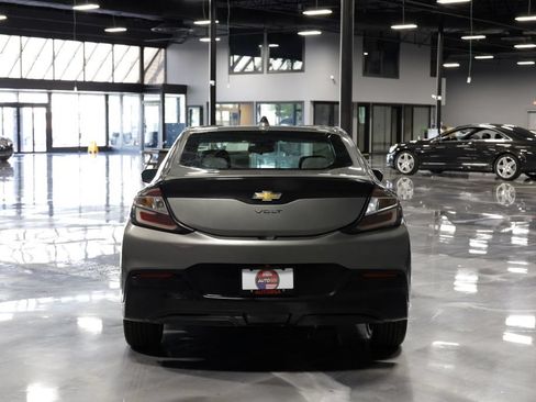 Used 2017 Chevrolet Volt LT w/ Comfort Package FWD image 6