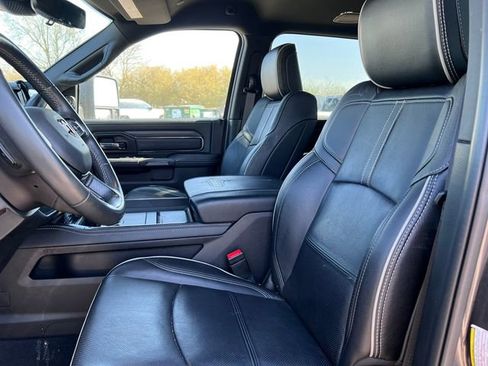 Used 2024 RAM 3500 Limited AWD/4WD image 3
