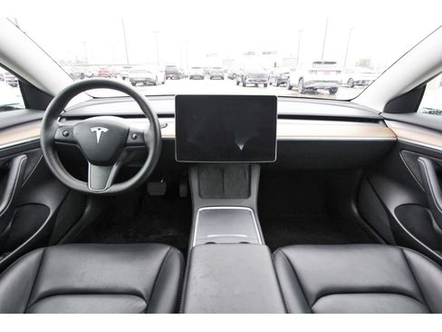 Used 2023 Tesla Model 3 Standard Range image 12