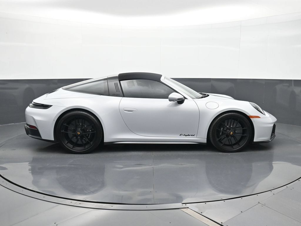 Certified 2026 Porsche 911 Targa 4 GTS AWD/4WD image 20