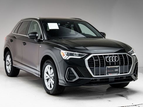 Certified 2025 Audi Q3 2.0T Premium Plus w/ Premium Plus Package image 29