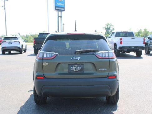 Used 2019 Jeep Cherokee Latitude w/ Popular Appearance Group image 8