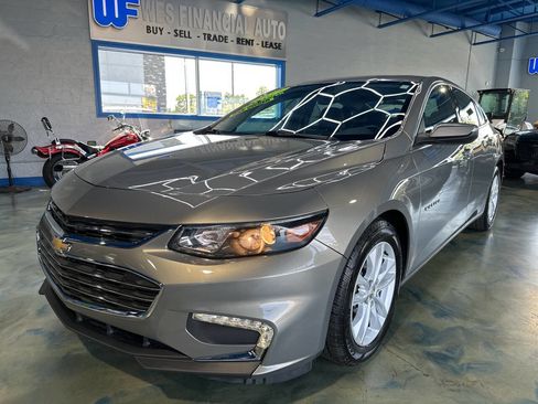 Used 2017 Chevrolet Malibu LT image 7