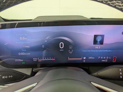 Certified 2025 Buick Enclave Sport Touring image 26