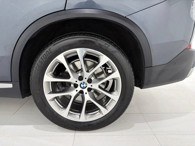 Used 2022 BMW X5 xDrive40i w/ Premium Package AWD/4WD image 44
