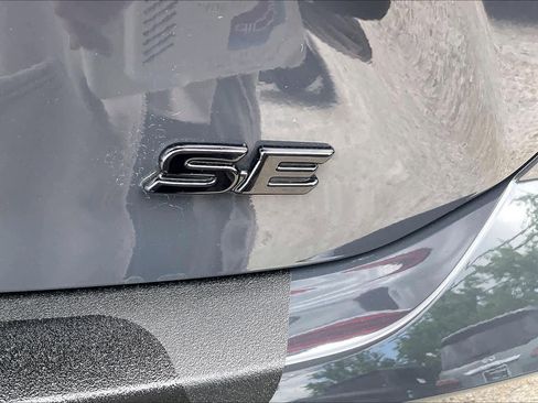 Used 2026 Toyota Camry SE FWD image 10