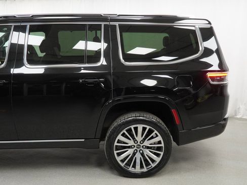 Certified 2024 Jeep Grand Wagoneer Series III w/ Rear Seat Video Group 1 image 18