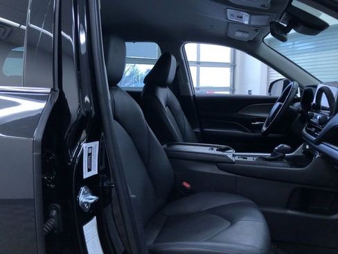 Certified 2025 Toyota Grand Highlander AWD image 22