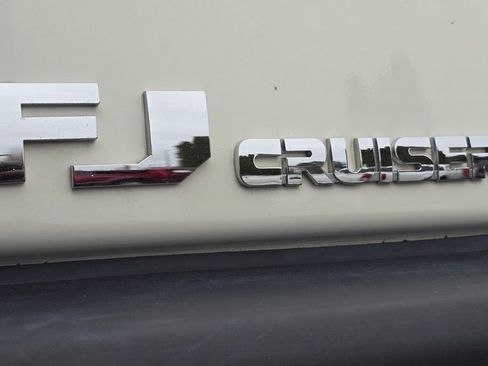 Used 2014 Toyota FJ Cruiser 4WD w/ Convenience Package image 16